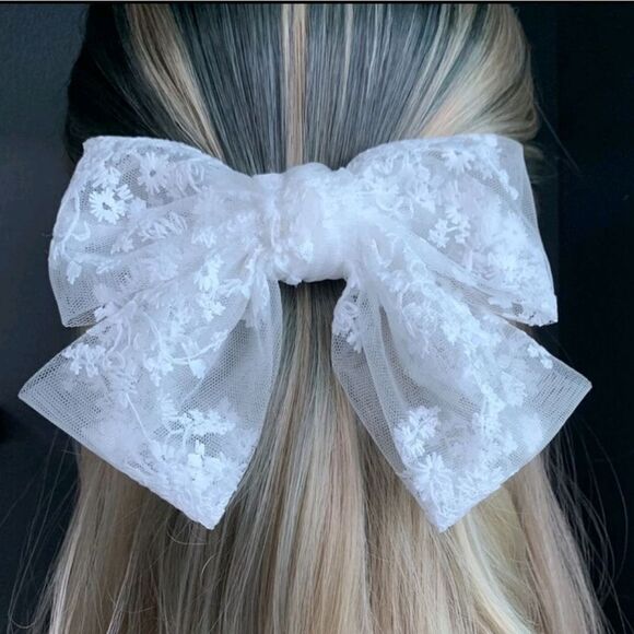 Lace Bow Barrette  - Picture 3 of 4